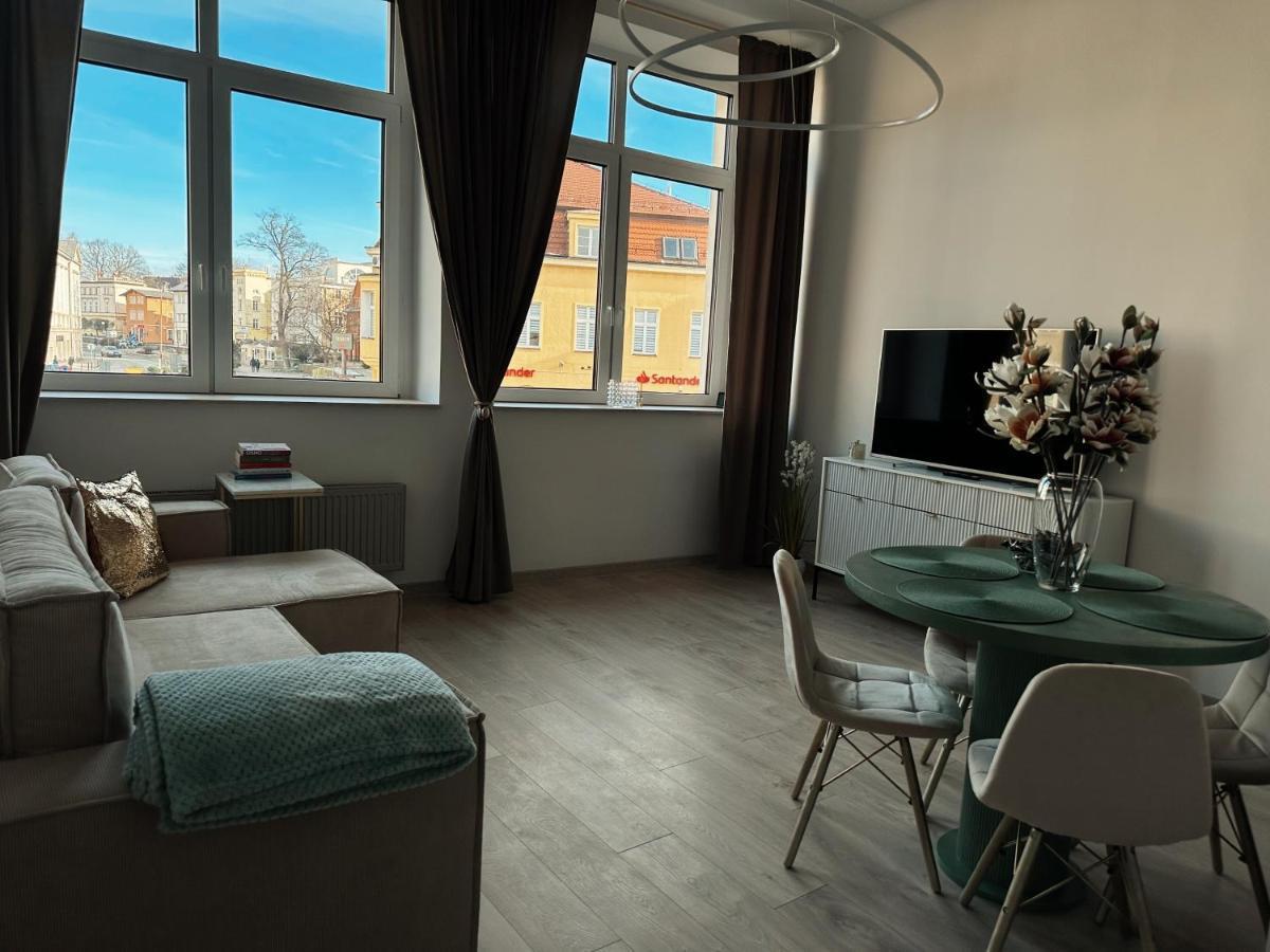 옐레니아구라 Loft Przy Placu Niepodleglosci 아파트 외부 사진