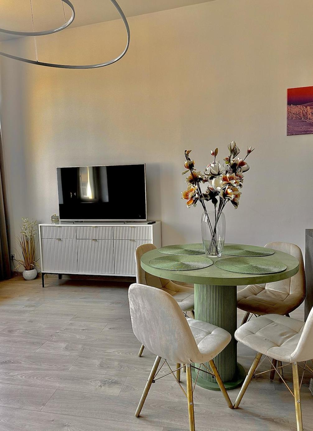 옐레니아구라 Loft Przy Placu Niepodleglosci 아파트 외부 사진